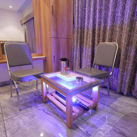 Hotel Horizon & Restaurant Σουράτ Εξωτερικό φωτογραφία