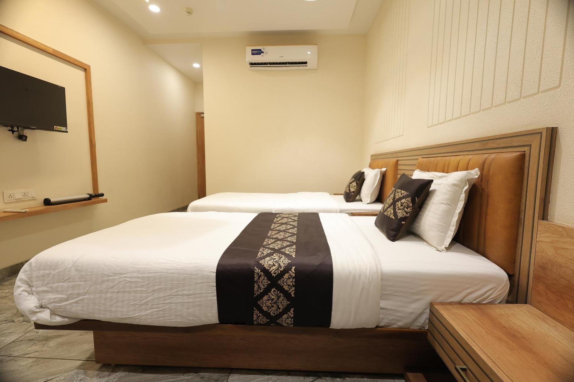 Hotel Horizon & Restaurant Σουράτ Εξωτερικό φωτογραφία