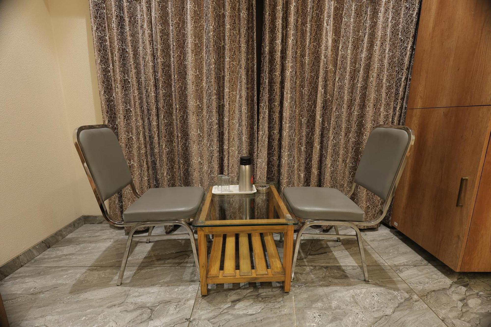 Hotel Horizon & Restaurant Σουράτ Εξωτερικό φωτογραφία