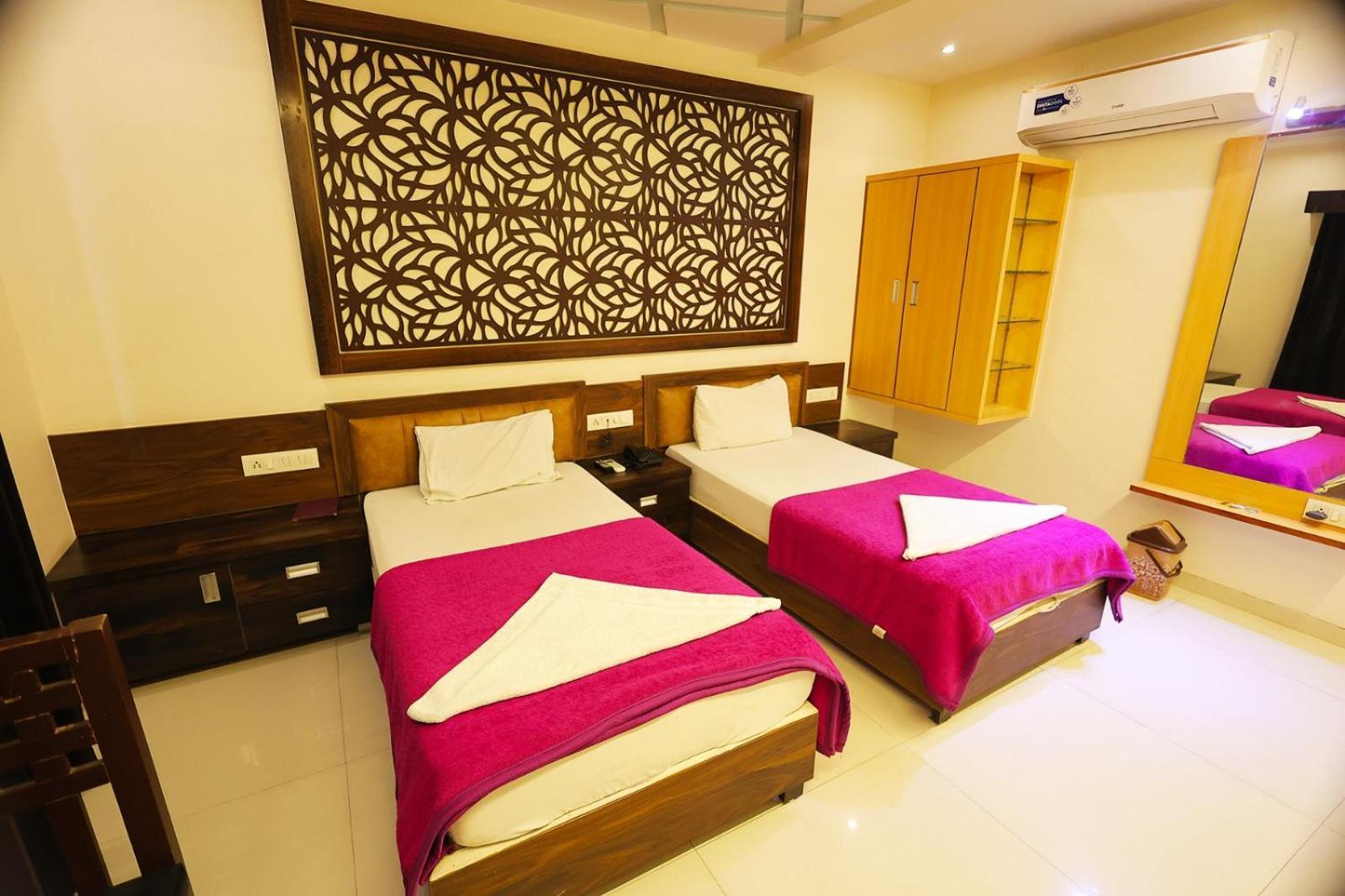 Hotel Horizon & Restaurant Σουράτ Εξωτερικό φωτογραφία