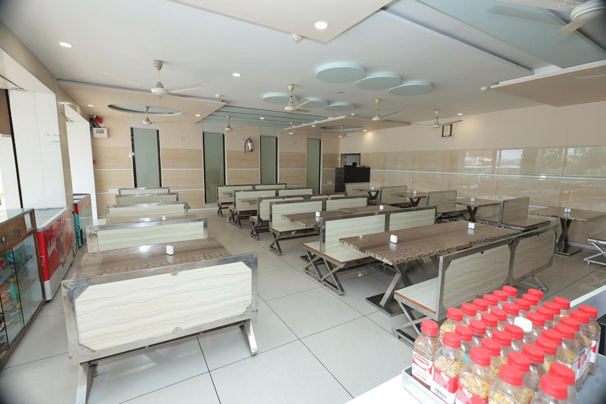 Hotel Horizon & Restaurant Σουράτ Εξωτερικό φωτογραφία