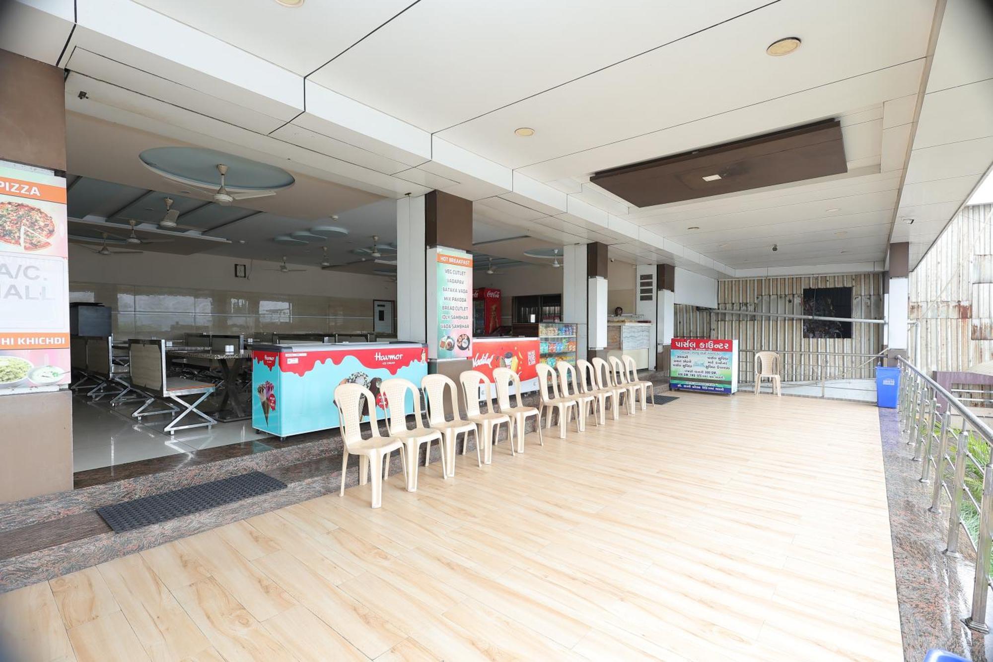 Hotel Horizon & Restaurant Σουράτ Εξωτερικό φωτογραφία