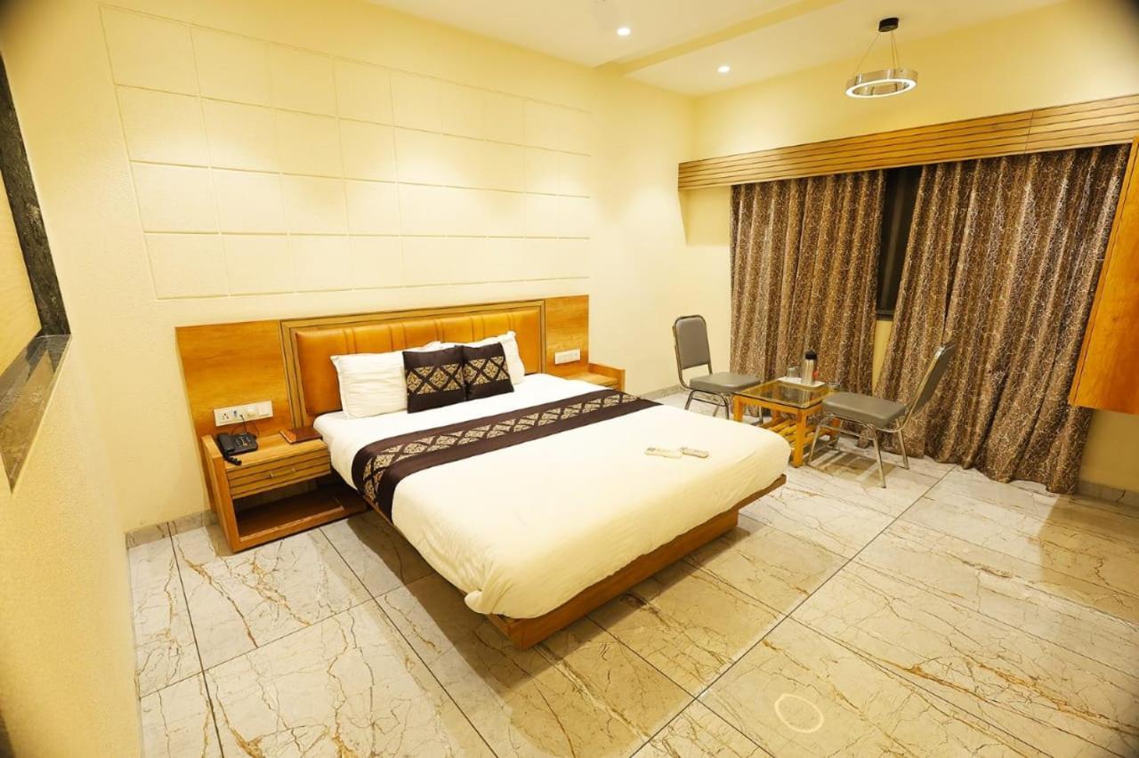 Hotel Horizon & Restaurant Σουράτ Εξωτερικό φωτογραφία
