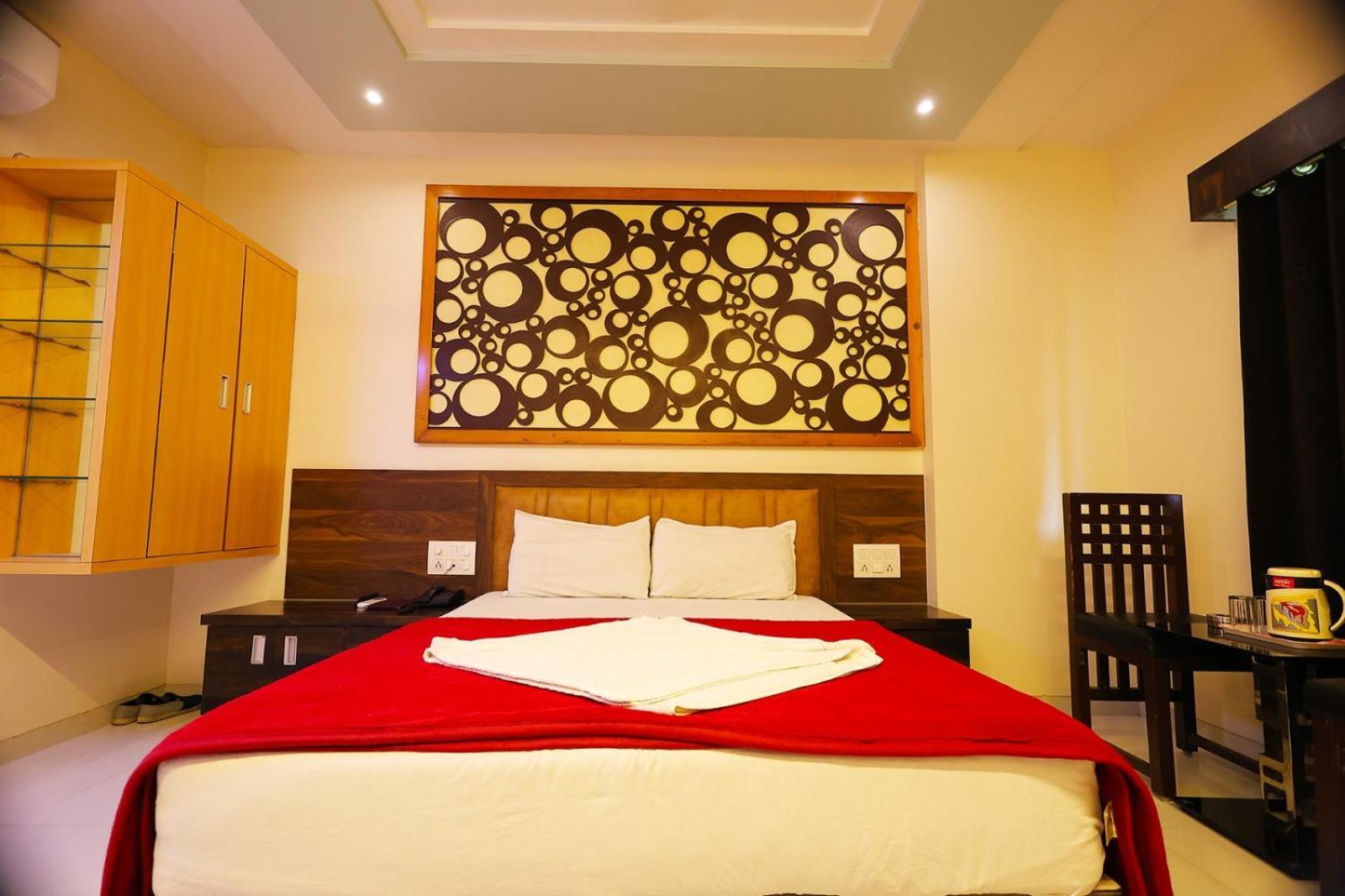 Hotel Horizon & Restaurant Σουράτ Εξωτερικό φωτογραφία