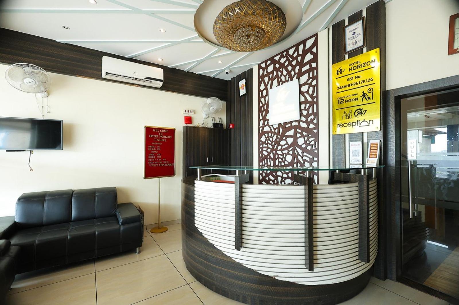 Hotel Horizon & Restaurant Σουράτ Εξωτερικό φωτογραφία